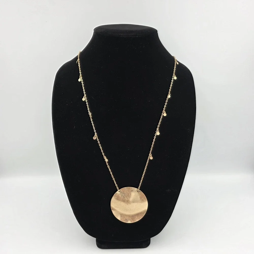 Wavy Brass Tone Meral Large Disc Pendant & Small Discs Chain Necklace 18